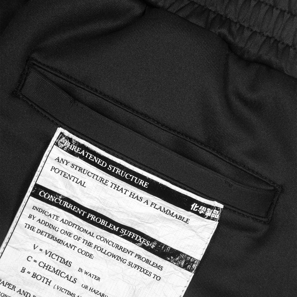 P2_BLK_TRACKPANTS