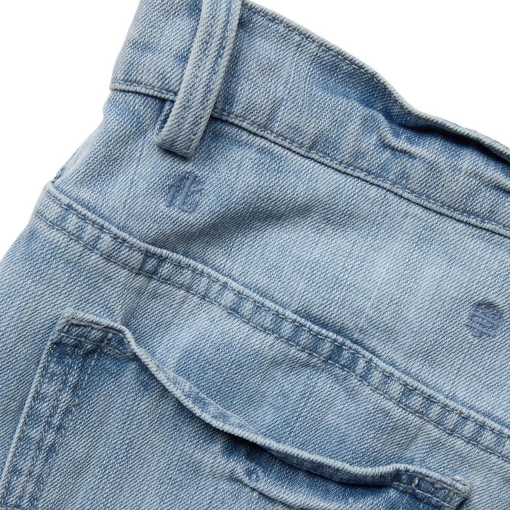 Brad Pitt’s Slim Straight Jeans