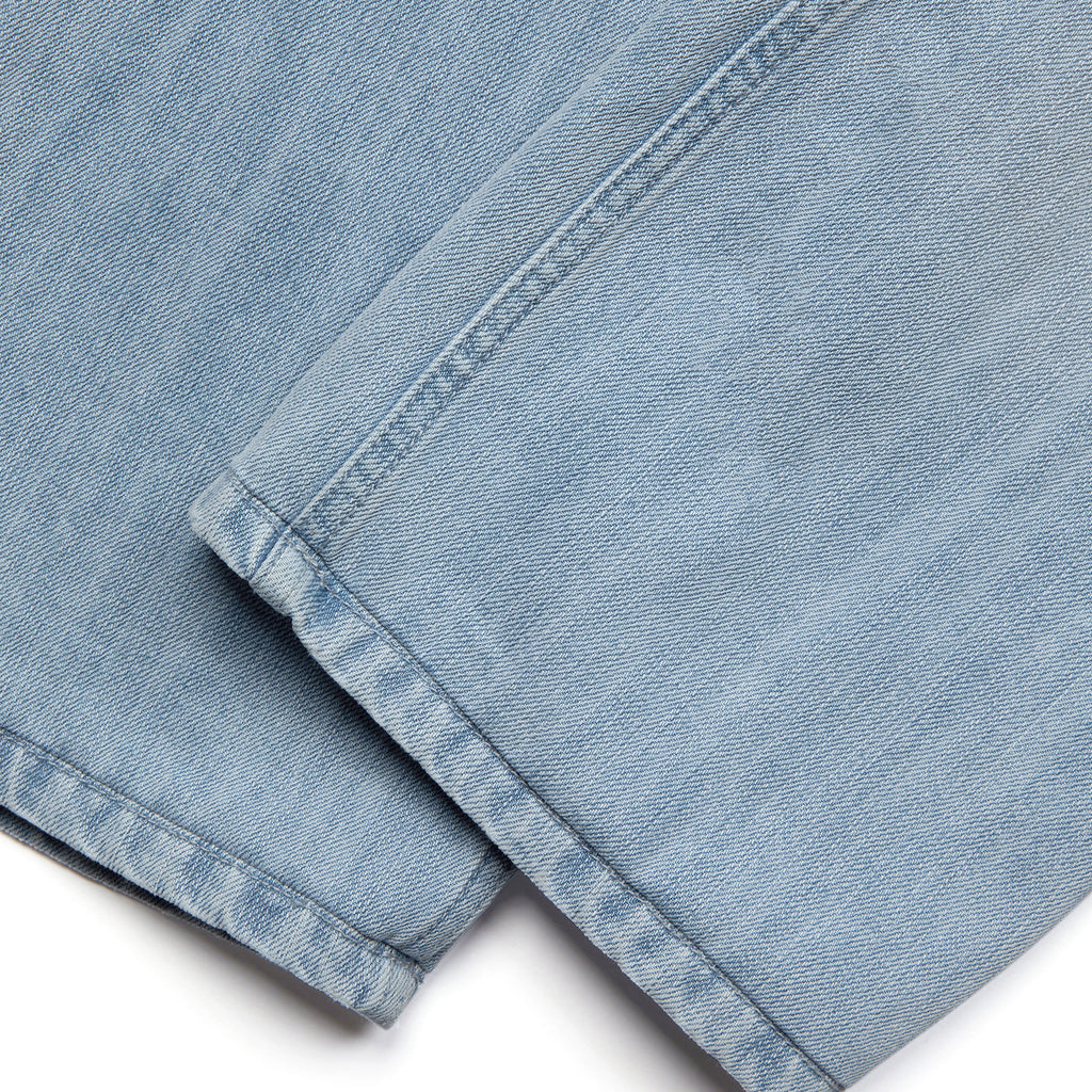 Brad Pitt’s Slim Straight Jeans