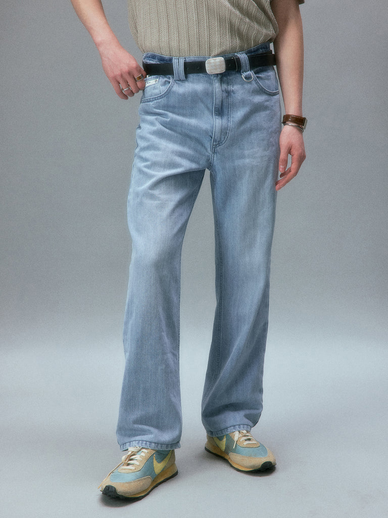 Brad Pitt’s Slim Straight Jeans