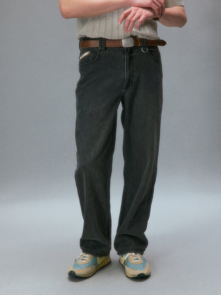 Brad Pitt’s Slim Straight Jeans