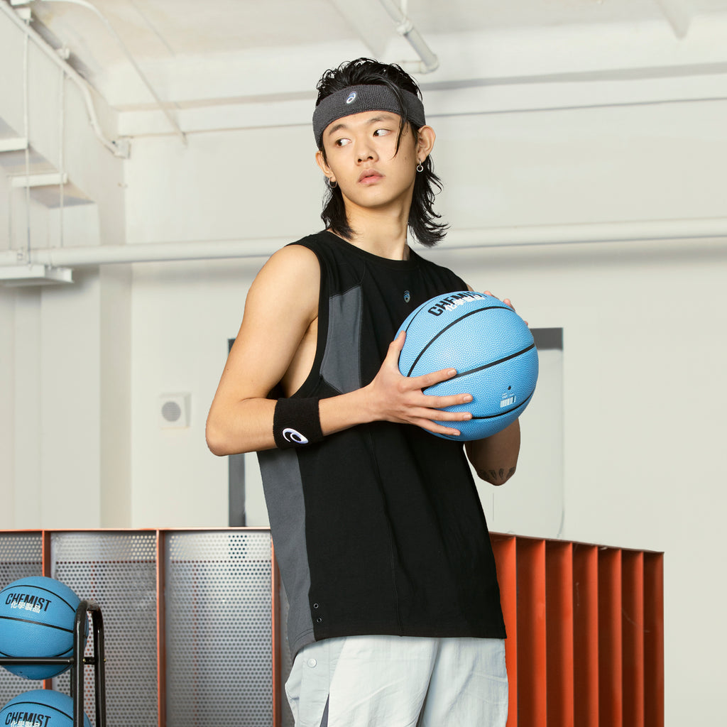 T_ASICS_X_CHEMIST_CREATIONS_BLK_VEST_290G